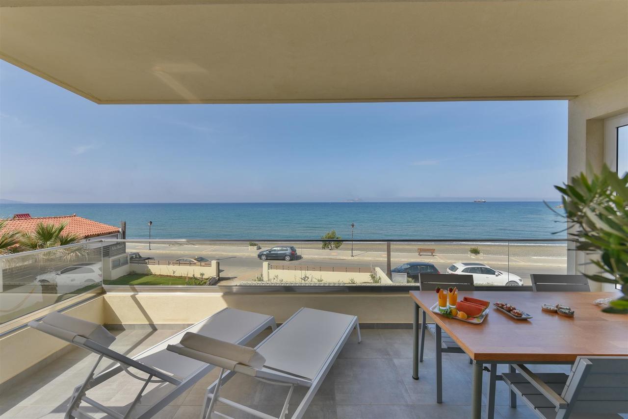 Rodia Beach Suites Kokkinos Pyrgos Eksteriør billede