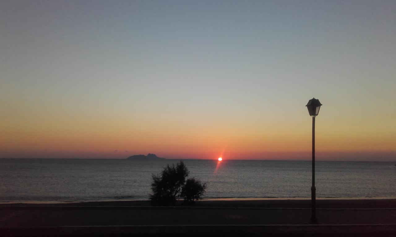 Rodia Beach Suites Kokkinos Pyrgos Eksteriør billede