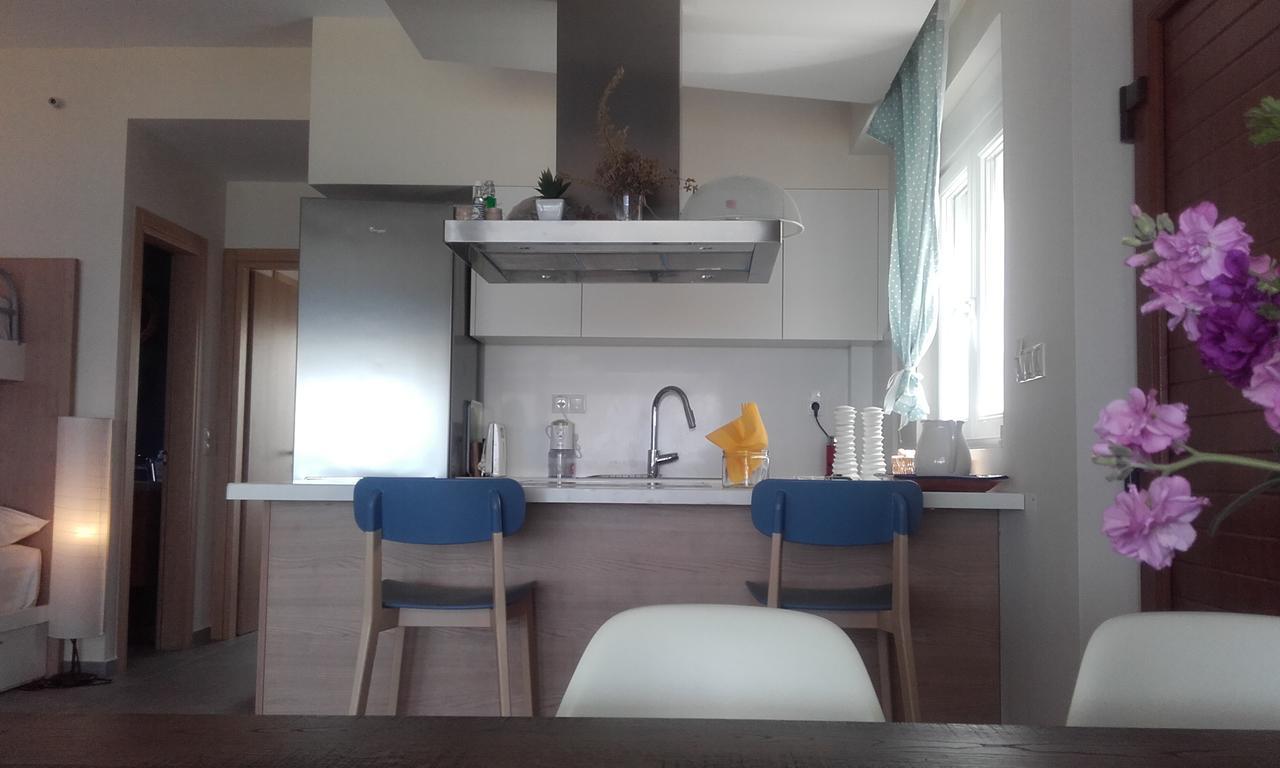 Rodia Beach Suites Kokkinos Pyrgos Eksteriør billede